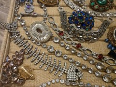 Older Vintage Jewelry 30pcs Lot