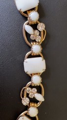 Vintage Juliana DeLizza & Elster D&E 5 Link Bracelet Unsigned White Milk Glass