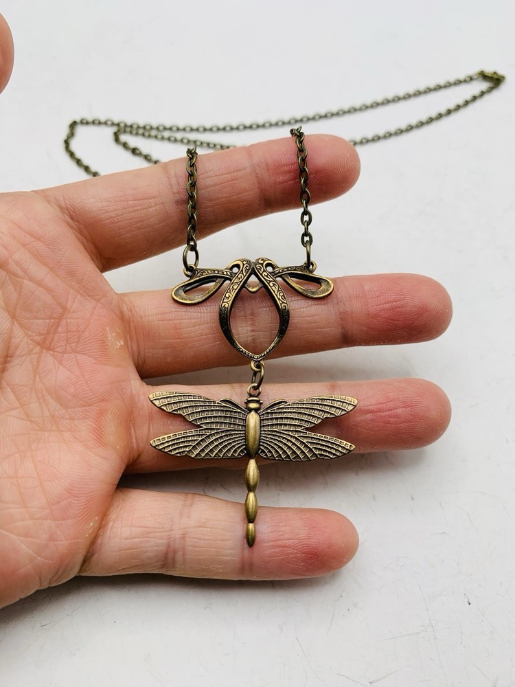 Vintage Style Antiqued Bronze Tone Art Nouveau Dragonfly Elegant 18 in Necklace