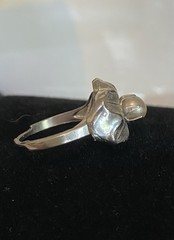 Vintage 1960s Ring Genuine Prong Set Pearl In Chunky Floral Face Adjustable
