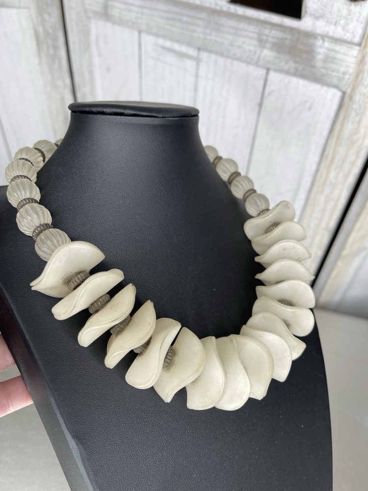 VINTAGE Unique 1970s 1980s Lightweight Tribal Layered Beaded Necklace
