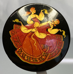 Vintage UNBRANDED USSR KHOLUI Papier-Mâché Hand Painted Folk Dance Brooch Pin