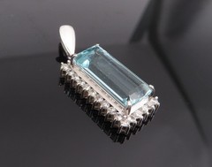 Vintage 3.00ct Emerald Cut Natural Aquamarine 0.43ct Diamond Platinum Pendant