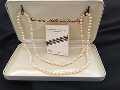 48″ GENUINE MALLORCA SPAIN ISLAND HAND KNOTTED STRING SIMULATED PEARLS BOX COA