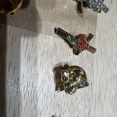 Vintage lot of Assorted Pins. 19 Pieces. Lot 296