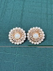 Early Miriam Haskell Style Wired Pearl Cluster Clip-on Earrings Gold Tone Nest