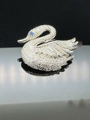 Gerrys Brushed Silver Swan Small Brooch Pin Blue Eye Rhinestone Costume Jewelry