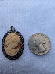 800 Silver Shell Cameo Pendant Brooch set in intricate silver design