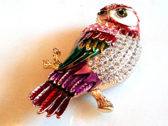 ENAMELED OWL BROOCH!Figural Bird Motif Pin.Pink & Clear Crystals.Gold Tone Set.
