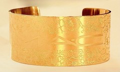 RARE Vintage M·A·C Cosmetics Employee Gift – Floral Etched Logo Cuff Bracelet
