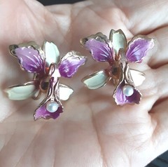 Vintage Orchid Earrings Purple Screw Back Gold Tone 1 Inch