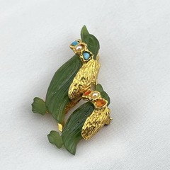 Vintage Swoboda Brooch Pin Jade Carved Penguin Bird Mom Baby Gold Tone Estate