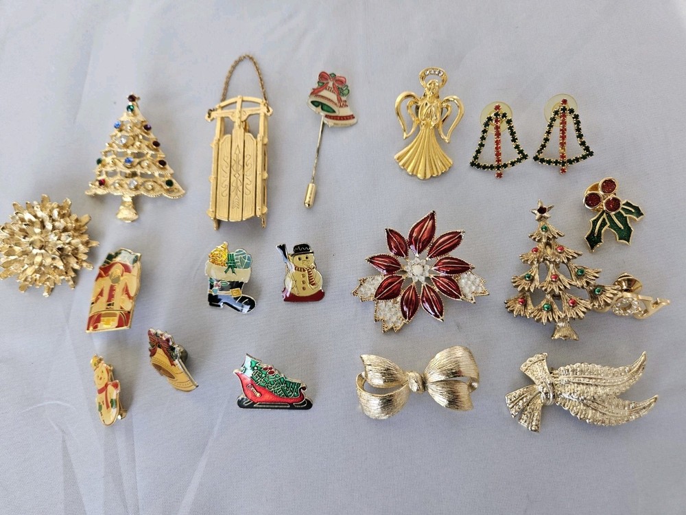 Christmas Brooches Pin Earrings Lot Enamel Avon Gerrys JJ Vtg Holiday Lot Of 19