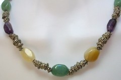 VINTAGE NECKLACE NATURAL STONES GREEN PURPLE CREAM SILVER TONE METAL