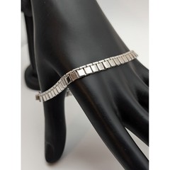 Monet Silver Tone Geometric Link Tennis Bracelet Signed Fold Over Clasp 7.25″