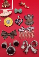 LOT Vintage costume jewelry pin brooches Cookie Lee, Best, Mimi Di N & unbranded