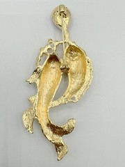 T7-1036 BROOCH GOLD TONE PIN 3.4″ ANIMAL RHINESTONE GREEN FISH FAUX PEARLS