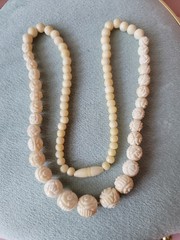Vintage Hand Carved Rose Bovine Bone Necklace 19″