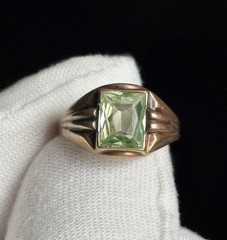 ANTIQUE 10K YELLOW GOLD URANIUM GREEN SPINEL GEMSTONE RING size 6.5 STUNNING