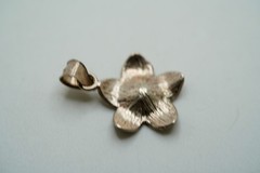 Vintage Sterling Silver Diamond Cut Flower Pendant 2.4cm JB50