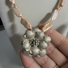 Vintage Rare Peach Pearl Necklace with Floral Pendant Boho 18″ Sterling Silver