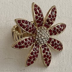 Vintage Red Rhinestone Flower Ring Gold Tone Stretchable 8