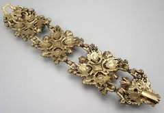 UNUSUAL SELRO / SELINI GOLDTONE JEWELED CABOCHON BRACELET & EARRINGS SET