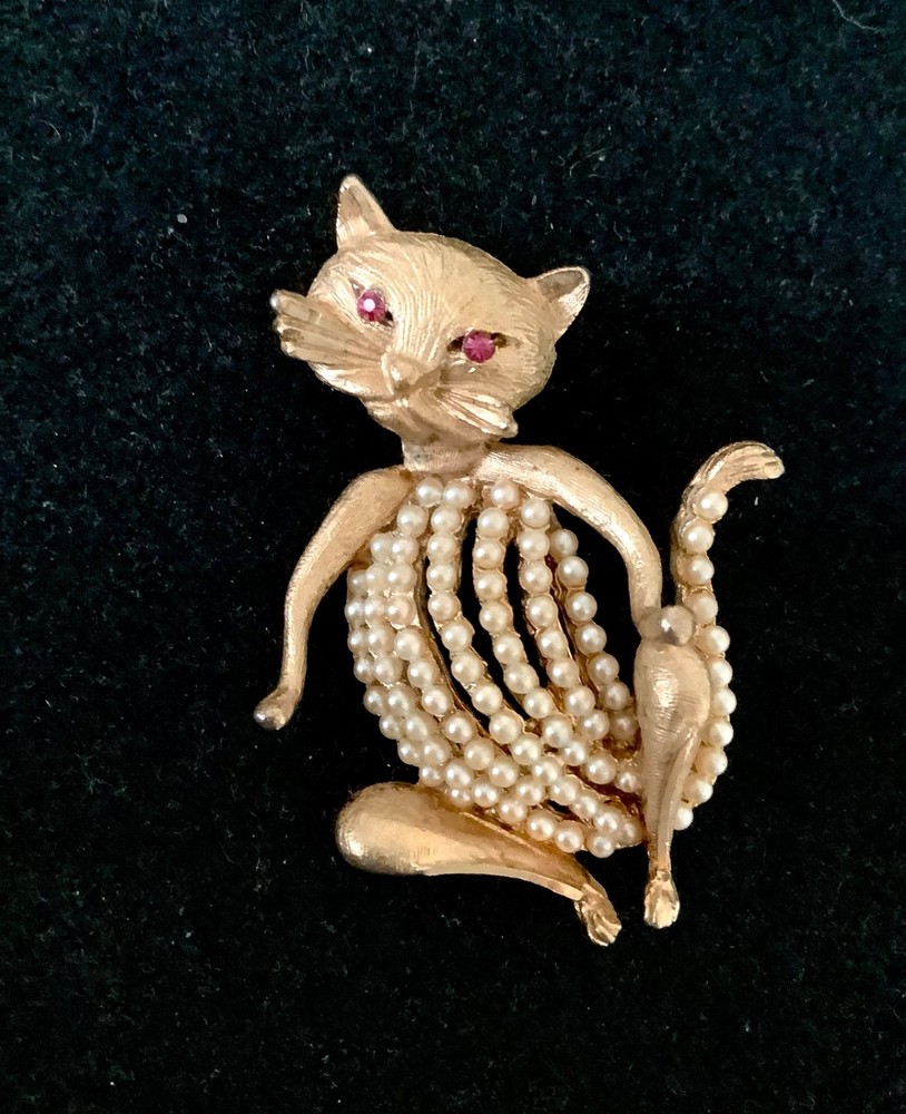 Vintage Kramer Goldtone Faux Pearl Bead Cat Brooch