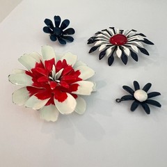 Vintage 1960s Red White & Blue MOD & NICE!! Enamel Flower Brooch Pin Earring Lot