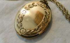 Winard Vintage 12K Gold filled Photo Locket Necklace 16 grams