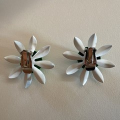 Vintage Large Enamal Flower Clip On Earring White and Green Enamel Flower