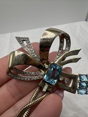 VTG Mazer Sterling Vermeil Aqua Rhinestone Ribbon Bow Dangle Brooch Pin