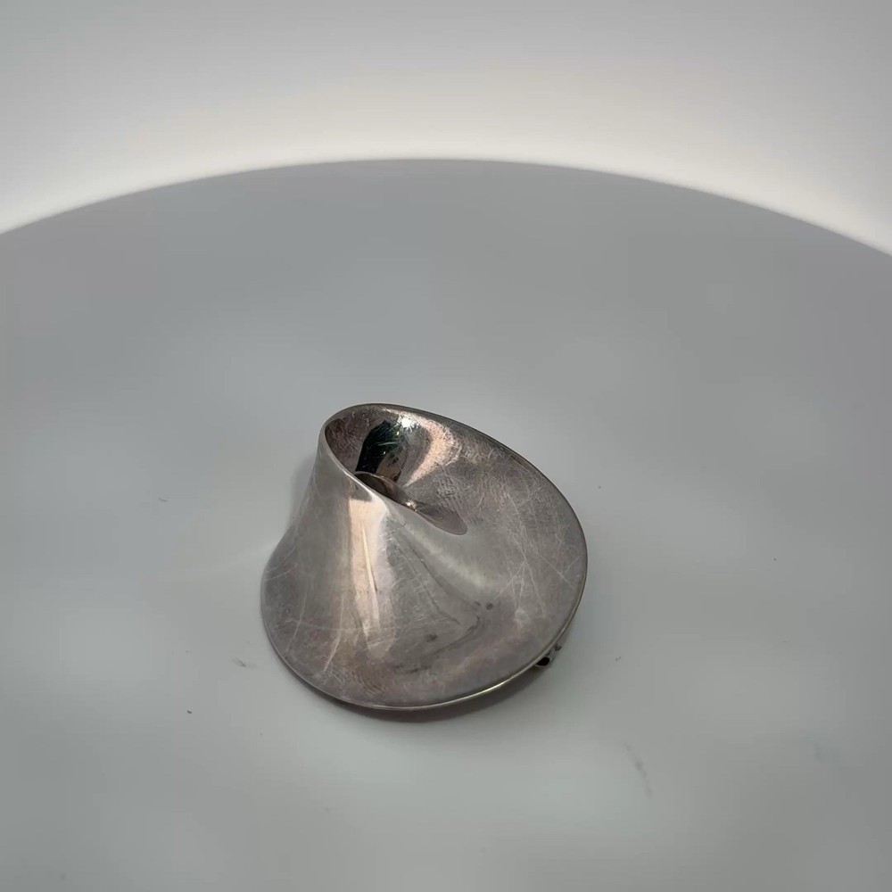 Vintage Modernist Abstract Swirl Brooch Pin Silver Tone 1.5” 15 Grams