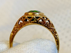 Vtg 14K Yellow Gold Ring 2.9g Fine Jewelry Size 6.25 Band Emerald Color Stone