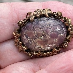 BLUE PURPLE IRRDESCENT SAPHIRET COLOR CABOCHON FOILED ART GLASS METAL PINCHBECK