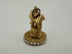 Vintage Sarah Coventry Wishing Well Charm w/Seed Pearls