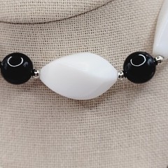 Modern Art Deco Black & White Round and Geometric Spiral Bead Vintage Necklace