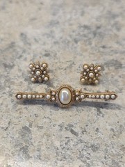 Vintage Gold Tone Faux Pearl Bar Brooch Pin 2″ and Pierced Earrings .5″ Set