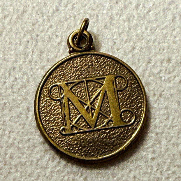 Vintage Gold Tone Round Engraved Monogram of the old The MET logo Pendant 18mm