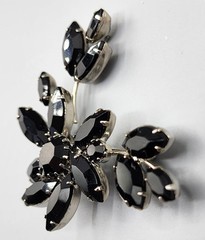 Vintage Jet Black Rhinestone Brooch Leaf Floral Prong Set Silver Tone 2.5″