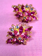 Vintage Joan Rivers Pink & Magenta Rhinestone Star Pierced Stud Earrings