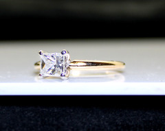 Gorgeous 14K Gold Ladies .99 Ct Princess Cut Solitaire Diamond Wedding Ring