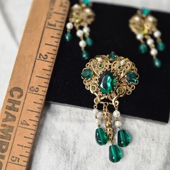 W Germany Filigree Goldtone GREEN RHINESTONE Faux Pearl 3 DANGLE Brooch Clip-ons