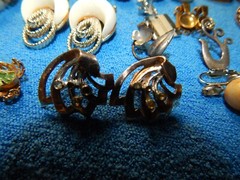 Vintage Costume Jewelry Lot EARRINGS 14 pairs + 3 unmatched
