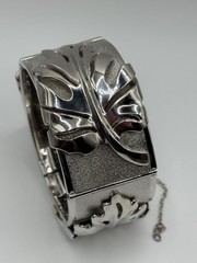 Vintage Whiting & Davis Bangle Bracelet Silver Tone Leaf Design Hinged READ