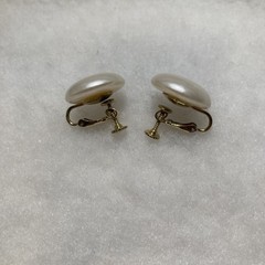 Vtg Women Faux Pearl Earrings Screw Back 90’s Romantic Classic Old Money Chic