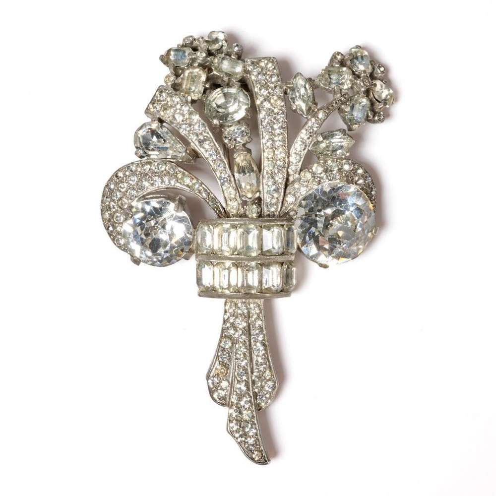 Eisenberg Original Foliate Spray Fur Clip Clear Rhinestones Signed 3.75″ x 2.50″