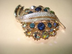 Vintage Gold Tone AB Rhinestone Brooch Pin & Clip-on Earrings Set ART