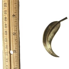 Vintage Gold Tone Feather Leaf Brooch Pin Textured Nature Inspired Jewelry