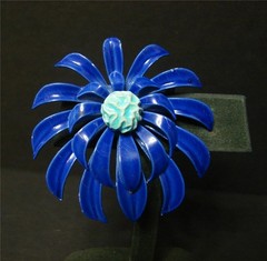 Vintage Shades of Blue Enamel Metal Daisy Flower Pin Brooch